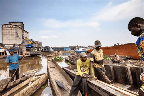 Félicité : Une histoire de rêves brisés et d'espoir fragile dans les rues de Kinshasa!