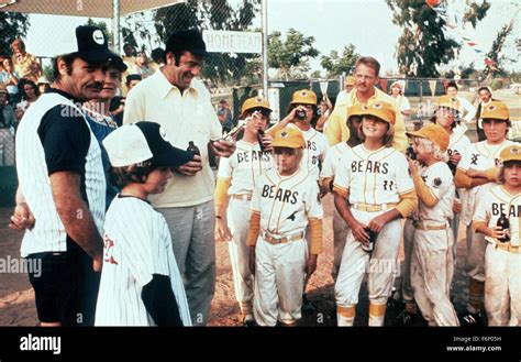 The Bad News Bears ! Une comédie sur la camaraderie et les défis de l'enfance dans le monde du baseball ?